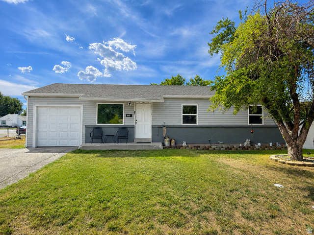 5200 S Steele St
                     MLS #2180003