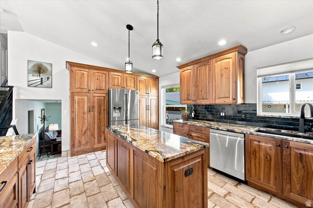 1896 W Orchard View Cir, South Jordan, UT 84095, photo 10
