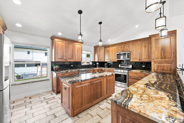 1896 W Orchard View Cir, South Jordan, UT 84095, photo 7