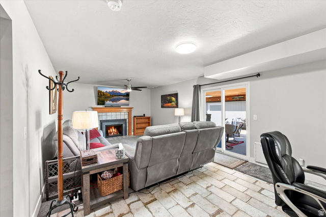 1896 W Orchard View Cir, South Jordan, UT 84095, photo 12