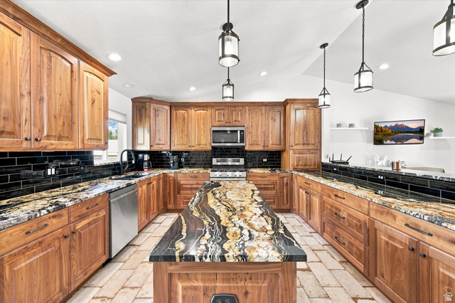 1896 W Orchard View Cir, South Jordan, UT 84095, photo 9