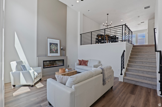 1485 W Burke Ln #102
                     MLS #2180127