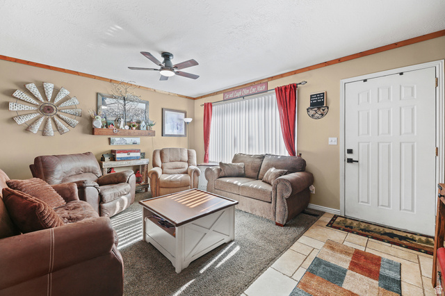 8557 S Mcintyre Way, West Jordan, UT 84081, photo 4