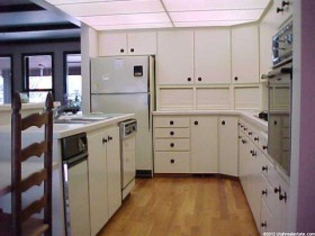 1041 Lamplighter Dr, River Heights, UT 84321 — photo 2