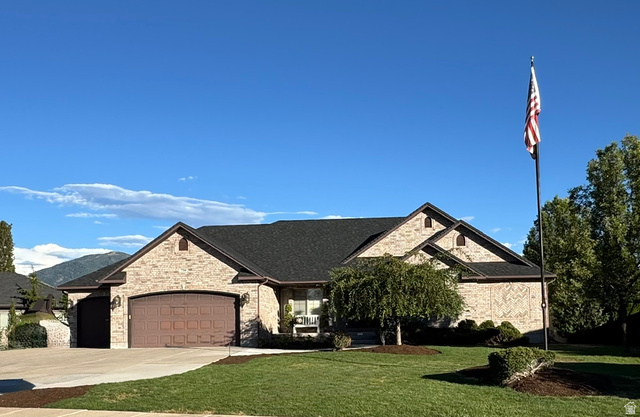 739 W Mindy Cir
                     MLS #2180327