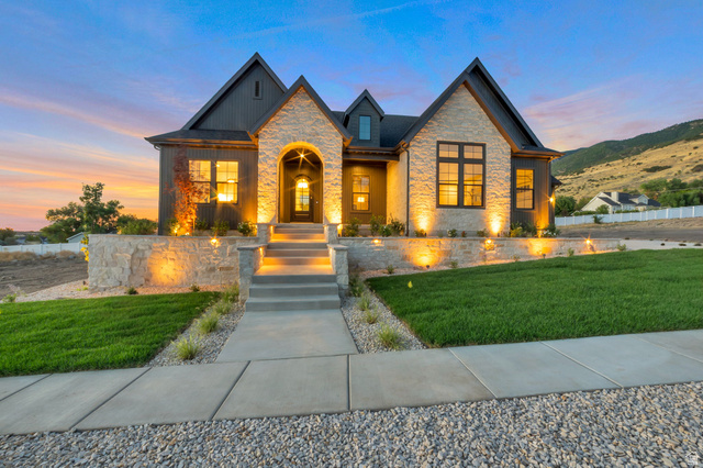 136 W Summerhill Ln
                     MLS #2180471