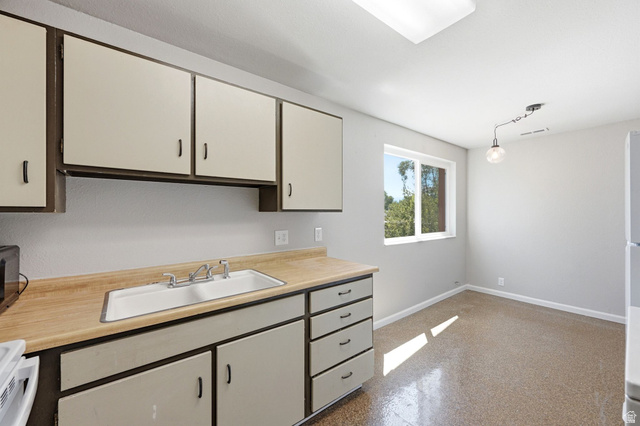 768 N Redwood Rd #18, Salt Lake City, UT 84116, photo 4