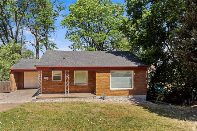 15 E Sylvia Dr
                     MLS #2180494