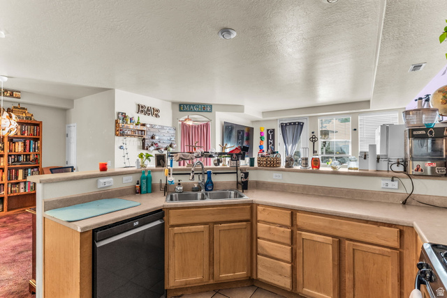6776 S Harbonne Ln W, West Jordan, UT 84084, photo 6