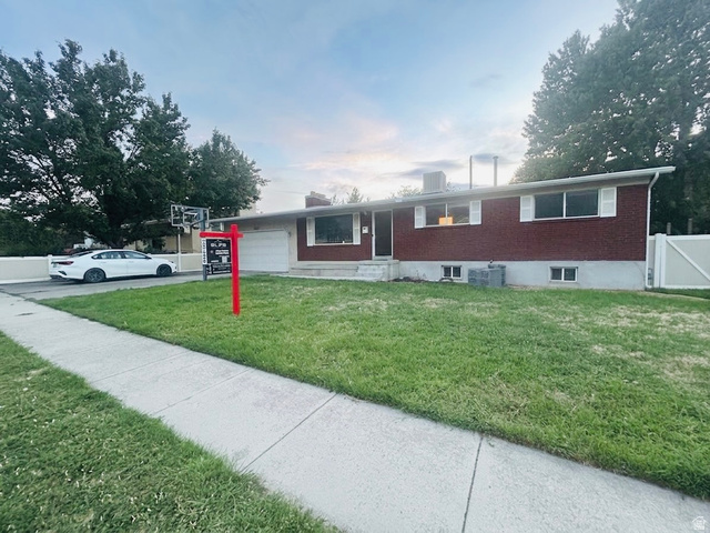 6824 S NYE DR, Cottonwood Heights UT 84121
