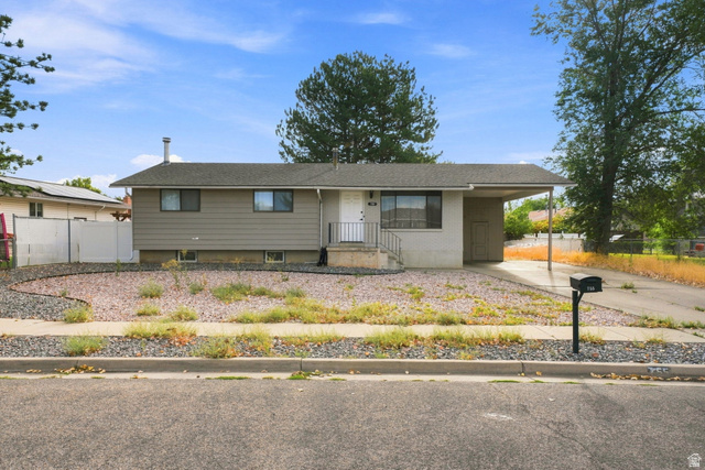 755  Barlow St
                     MLS #2181118