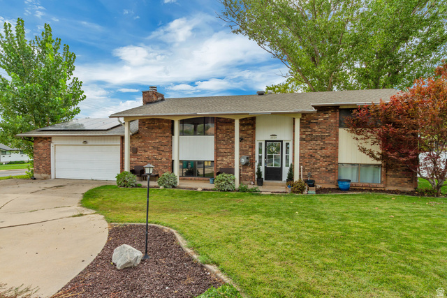 1029 N Walburk Ave
                     MLS #2181134