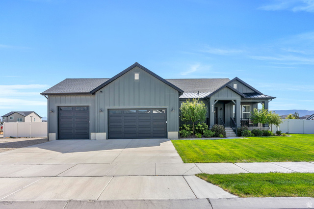 4822 N Canaan Peak Dr, Eagle Mountain, UT 84005
