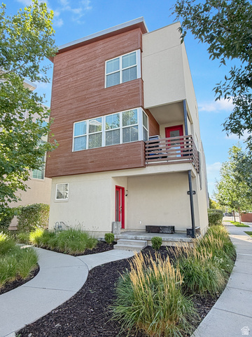 10371 S ROARING CREEK LN, South Jordan UT 84009
