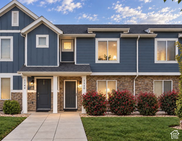 Main photo for 1140 W Summit Ridge Pkwy