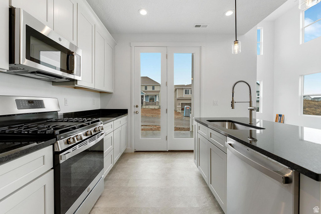 7589 S Clipper Hill Rd W #421, West Jordan, UT 84081, photo 11