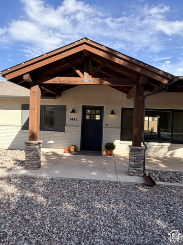 1442 W Diamond Dr
                     MLS #2181775