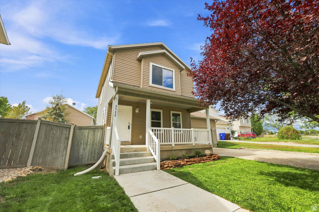 3752 E Navajo Dr
                     MLS #2181884
