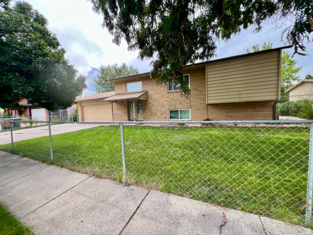 565 N Pamela Way
                     MLS #2181945