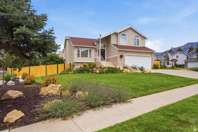 2313 E Rockview Dr
                     MLS #2182067