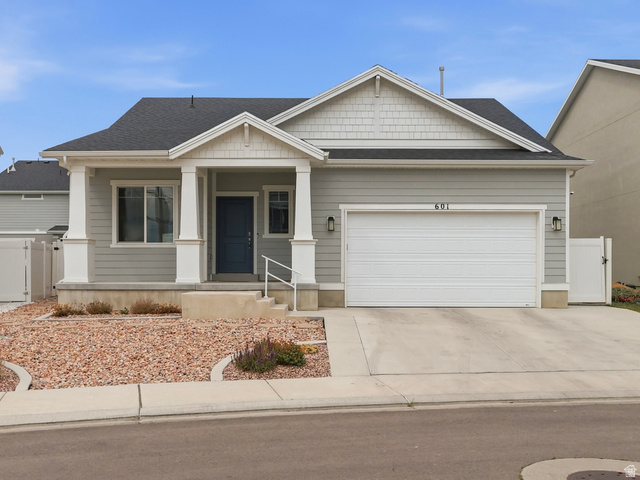 601 N Pear Dr
                     MLS #2182072