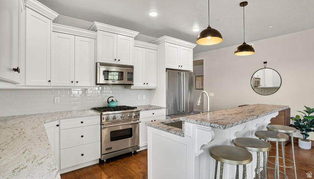 1289 N Deer Park #102
                     MLS #2182183