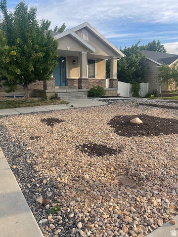 292 E Winchester
                     MLS #2182261