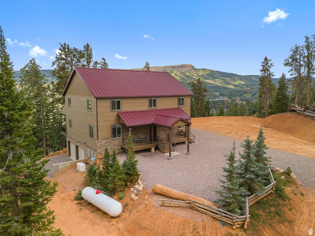 1142 N Aspen Dr
                     MLS #2182265