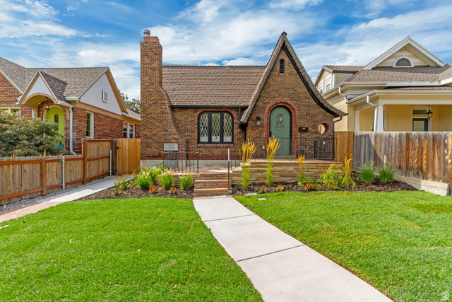 283  B St
                     MLS #2182302
