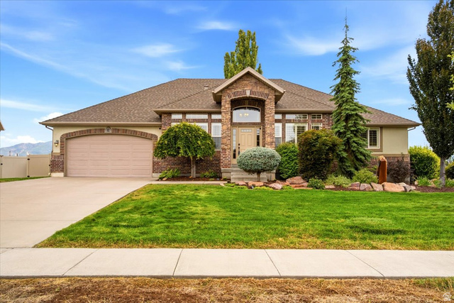 Main photo for 182 N Sierra Way