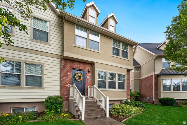 Main photo for 2029 W Crescent Row