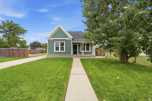 Main photo for 1452 W Indiana Ave