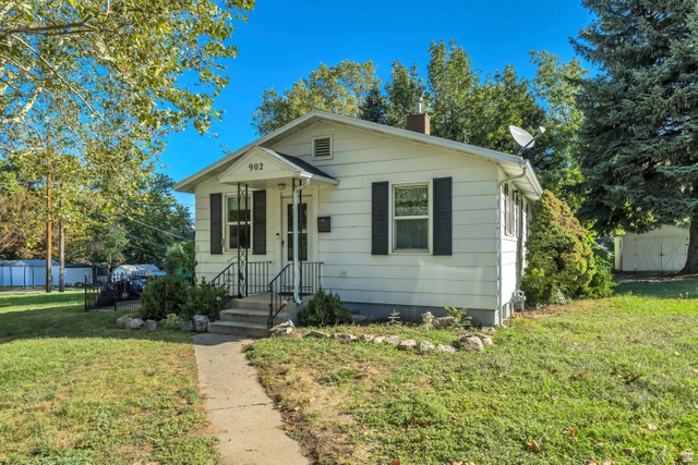 Main photo for 902  Grandview Dr