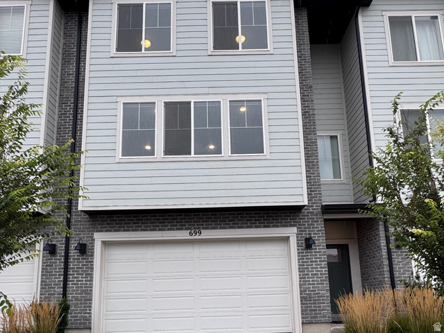 699 E Ryegrass Dr
                     MLS #2182601