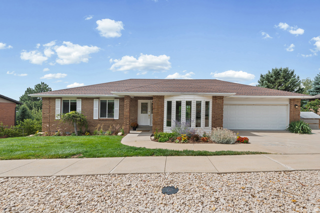 12 S Moss Dr
                     MLS #2182640