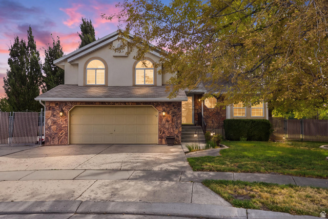 1041 W Covewood Pl
                     MLS #2182689