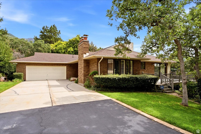 1802  Whispering Oaks Dr
                     MLS #2182806