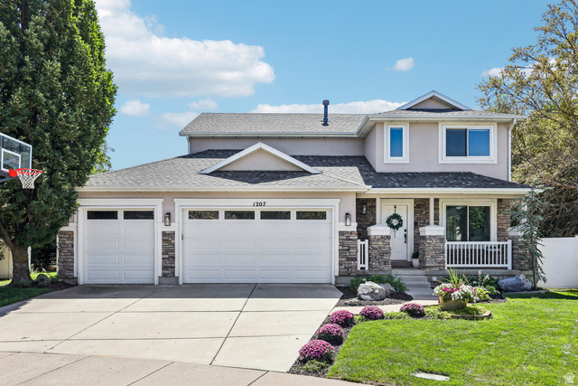 1207  Pinehurst Cir
                     MLS #2182843