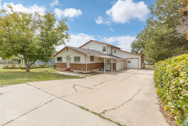 5671 S 2700 W
                     MLS #2182879
