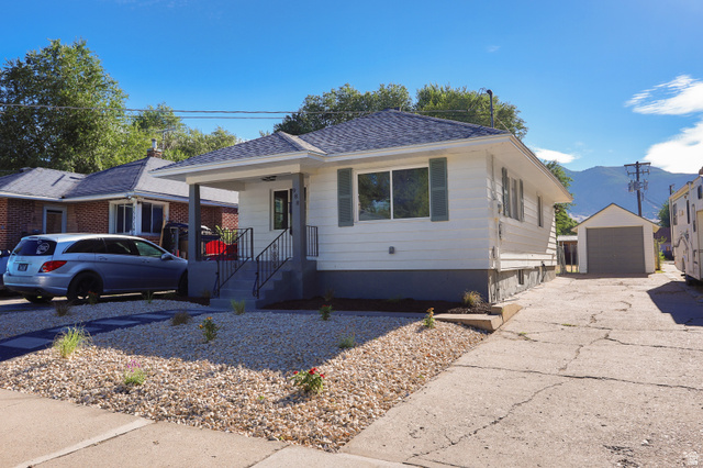 988 S Jefferson Ave
                     MLS #2182916