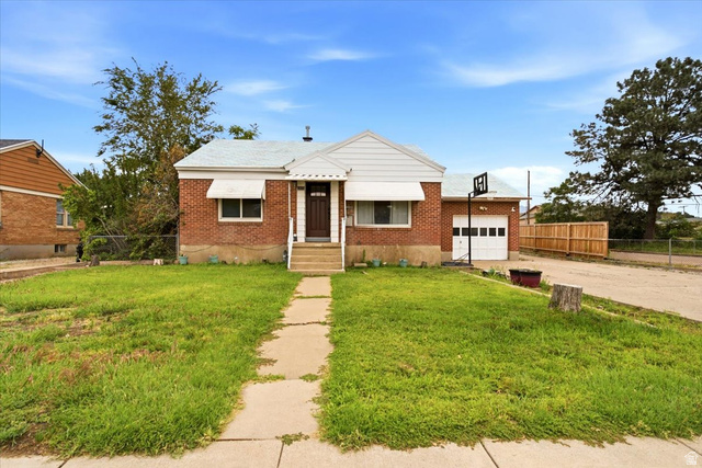 5492 S 2200 W
                     MLS #2182950