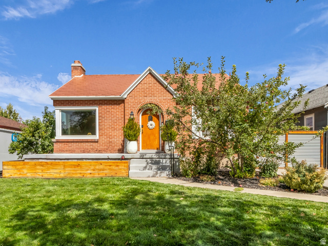 631 E Browning Ave
                     MLS #2183009