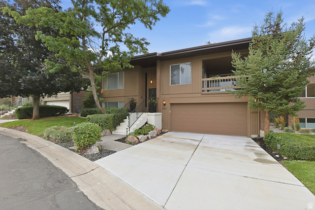 3612 E Oakrim Way
                     MLS #2183013