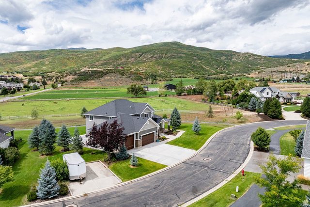 570 W Cascade Meadows Loop
                     MLS #2183031