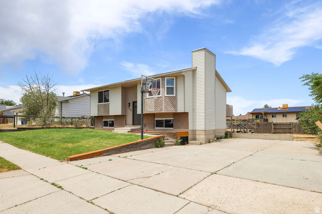 5906 W Plumbago Ave
                     MLS #2183042