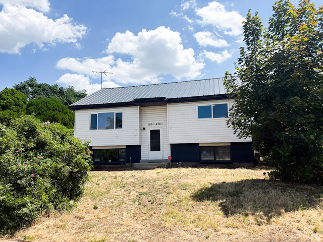 100 N 450 W
                     MLS #2183075
