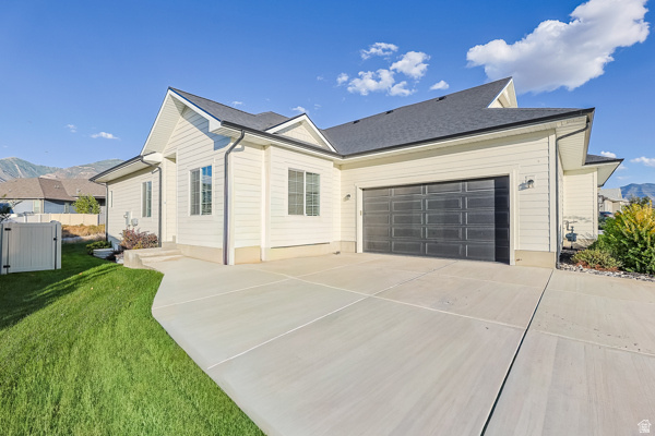 5836 N Glenpoint Dr
                     MLS #2183231