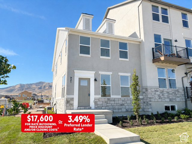 921 W Halvorsen Pkwy #221
                     MLS #2183357