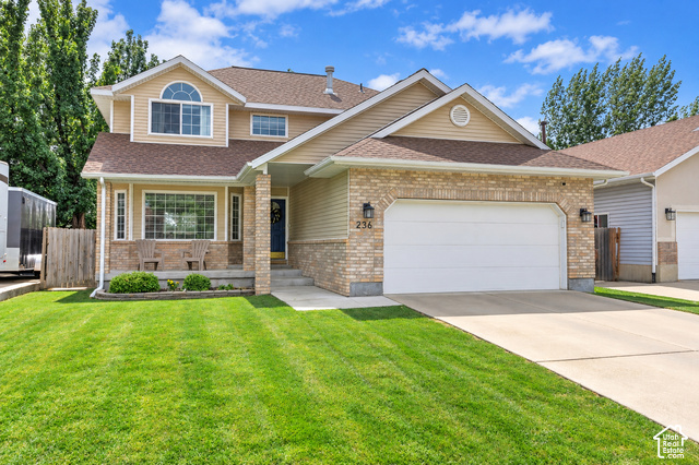 236 E Ashbrook Cir
                     MLS #2183470