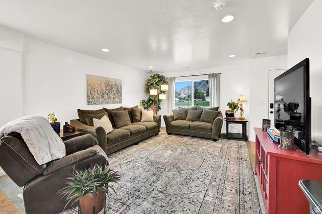 Property in South Weber - View 10